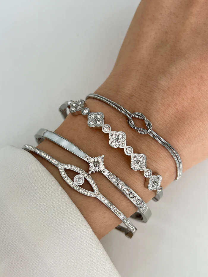 FRANKIE CLOVER BANGLE