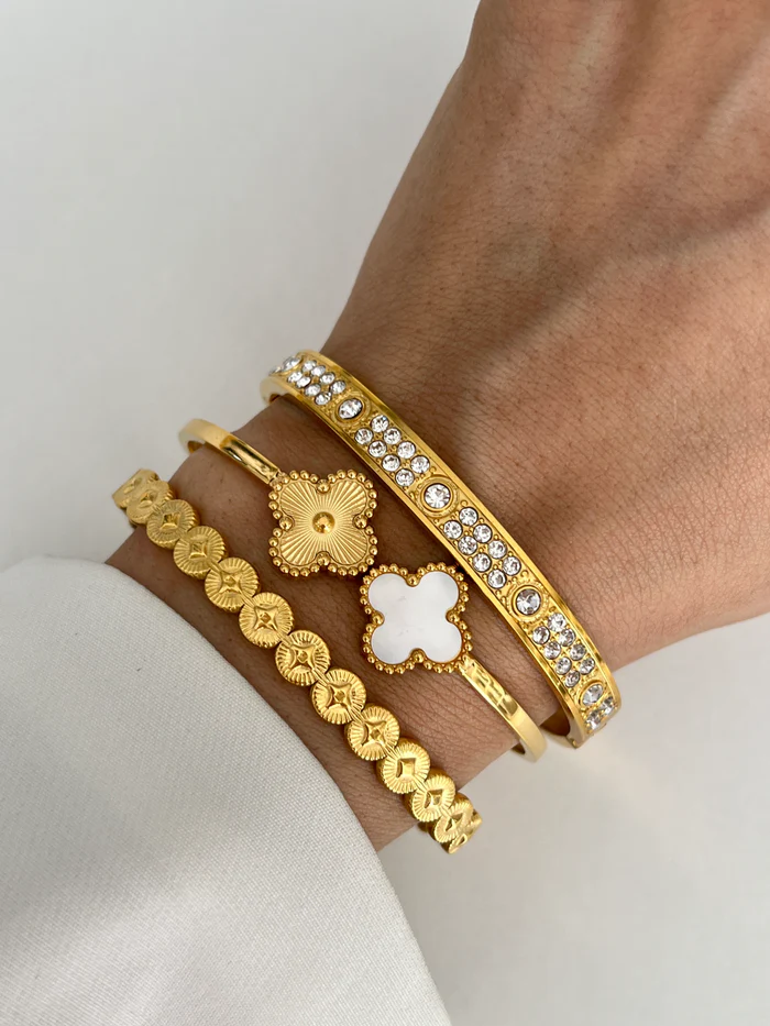 GOLDIE CLOVER BANGLE